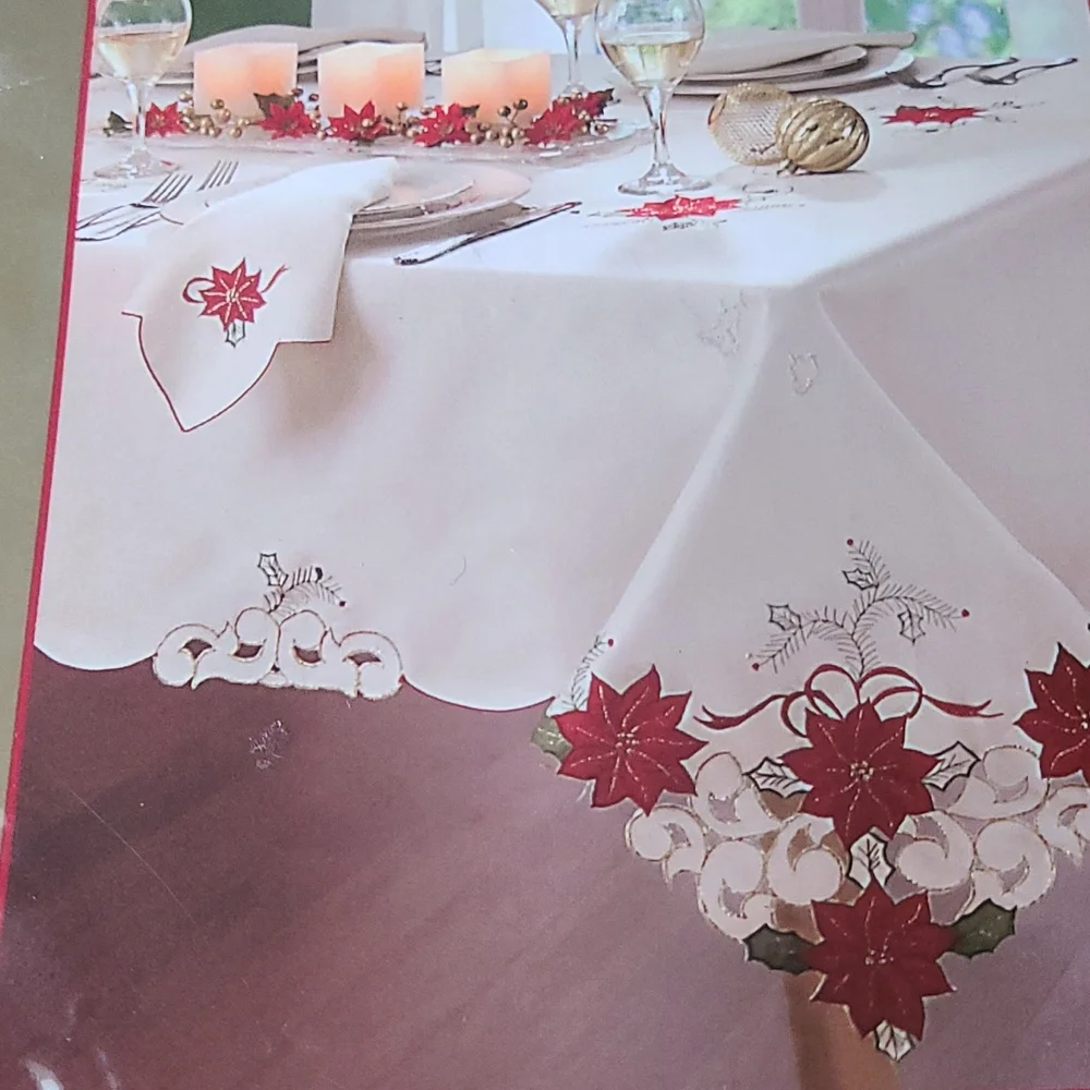 NEW Homewear Merry Poinsettia Embroidered Tablecloth